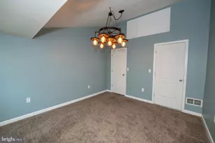 31 Roundwood Ln, Levittown, PA 19055 - Photo 16