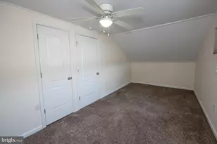 31 Roundwood Ln, Levittown, PA 19055 - Photo 38