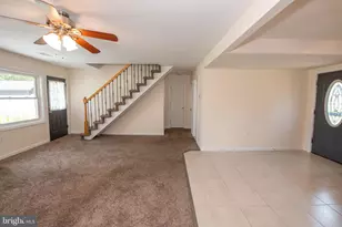 31 Roundwood Ln, Levittown, PA 19055 - Photo 12