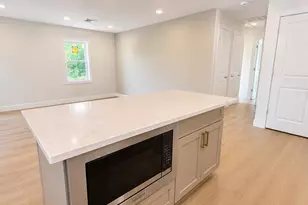 177 Pinewood Dr, Levittown, PA 19054 - Photo 4