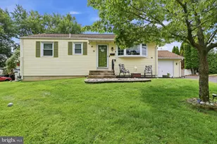31 Mapleview Dr, Feasterville-Trevose, PA 19053 - Photo 2