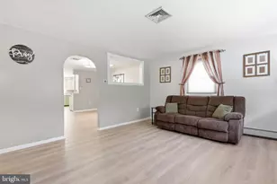 31 Mapleview Dr, Feasterville-Trevose, PA 19053 - Photo 4