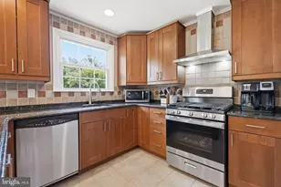 686 Cheryl Dr, Warminster, PA 18974 - Photo 14