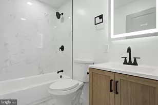 23 Teaberry Ln, Levittown, PA 19054 - Photo 38