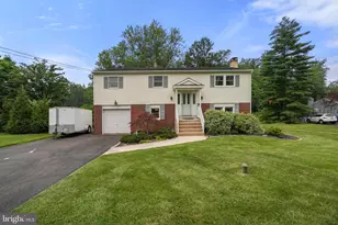 56 Falcon Dr, Chalfont, PA 18914 - Photo 2