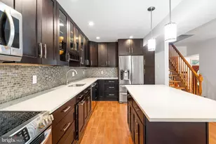 610 Valley Stream Cir, Feasterville-Trevose, PA 19053 - Photo 2