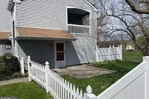 665 Rose Hollow Dr, Yardley, PA 19067 - Photo 2