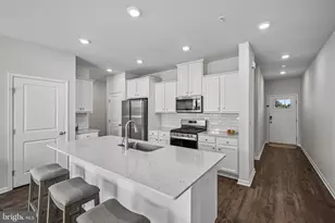 76 Fonthill Ct, Quakertown, PA 18951 - Photo 4