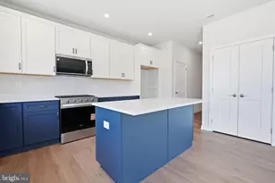 11 Cedar Cir, Levittown, PA 19055 - Photo 12