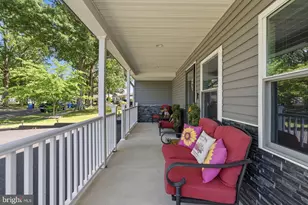 32 Orchard Ln, Levittown, PA 19055 - Photo 4