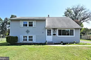 216 Rosewood Ave, Feasterville-Trevose, PA 19053 - Photo 2