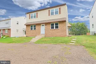 107 Hunter Way, Chalfont, PA 18914 - Photo 2