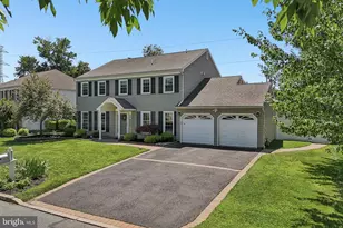 558 Fairman Ln, Langhorne, PA 19047 - Photo 2
