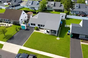 31 Micahill Rd, Levittown, PA 19056 - Photo 2