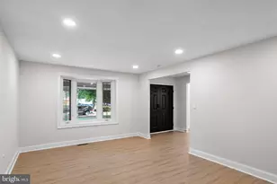 682 Woodlyn Dr, Feasterville-Trevose, PA 19053 - Photo 10