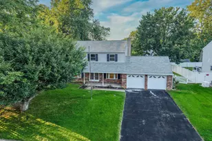 682 Woodlyn Dr, Feasterville-Trevose, PA 19053 - Photo 4