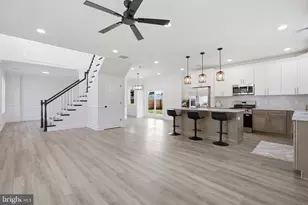 2 Schoolhouse Ln, Levittown, PA 19055 - Photo 10
