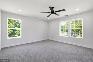2 Schoolhouse Ln, Levittown, PA 19055 - Photo 24