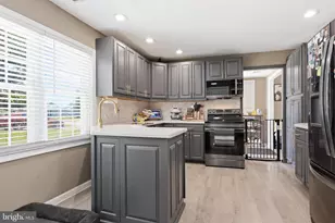 29 Palm Ln, Levittown, PA 19054 - Photo 6