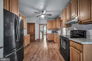121 W Oakland Ave, Doylestown, PA 18901 - Photo 12