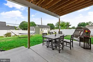 16 Canoebirch Rd, Levittown, PA 19057 - Photo 30