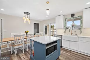 16 Canoebirch Rd, Levittown, PA 19057 - Photo 14