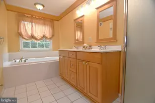 230 Forest Park Dr, Chalfont, PA 18914 - Photo 16