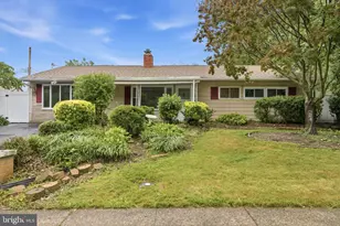 65 Orchard Ln, Levittown, PA 19055 - Photo 2