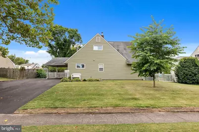 16 Crabtree Drive, Levittown, PA 19055 - Photo 4