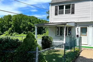 5619 Mitchell Rd, Levittown, PA 19057 - Photo 2