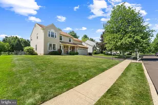 209 E Fairwood Dr, Chalfont, PA 18914 - Photo 2