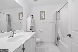 240 E Mission Ln Ln E, Levittown, PA 19054 - Photo 22