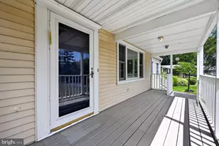 20 Lawndale Dr, Yardley, PA 19067 - Photo 2