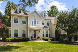 2028 Farmview Dr, Newtown, PA 18940 - Photo 2