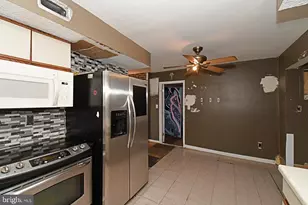 38 Candle Rd, Levittown, PA 19057 - Photo 12