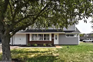 38 Candle Rd, Levittown, PA 19057 - Photo 2