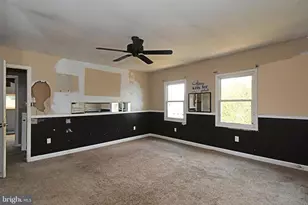 38 Candle Rd, Levittown, PA 19057 - Photo 32