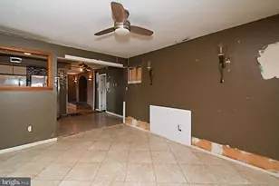 38 Candle Rd, Levittown, PA 19057 - Photo 18