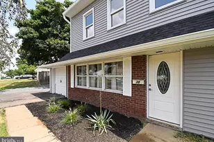 38 Candle Rd, Levittown, PA 19057 - Photo 6
