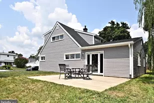 38 Candle Rd, Levittown, PA 19057 - Photo 36