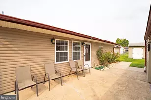 151 Willow Dr, Levittown, PA 19054 - Photo 2