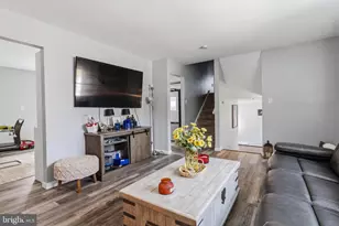 911 Liberty Ln, Warrington, PA 18976 - Photo 6