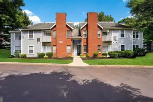 907 Diamond Dr, Newtown, PA 18940 - Photo 1