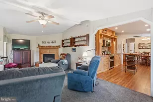 1065 Pine Cir, Telford, PA 18969 - Photo 12