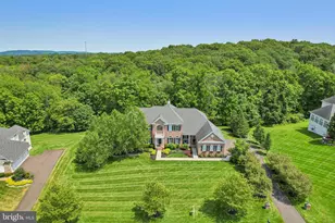 7 Goldney Dr, Newtown, PA 18940 - Photo 2