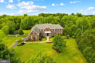 128 Jane Chapman Dr W, Newtown, PA 18940 - Photo 2