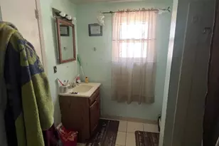 27 N Lafayette Ave, Morrisville, PA 19067 - Photo 24
