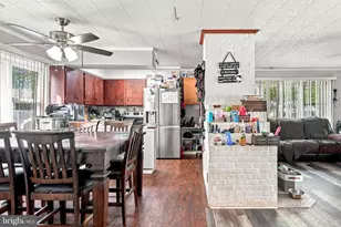 6 Idlewild Rd, Levittown, PA 19057 - Photo 10