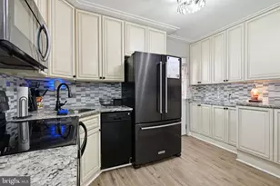 23 Boston Ivy Rd, Levittown, PA 19057 - Photo 8