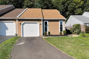 294 Woods Edge Pl, Langhorne, PA 19047 - Photo 2